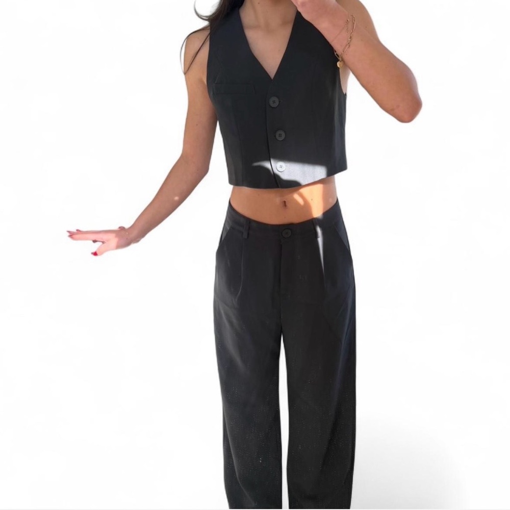 Audrey Black Sleeveless Two-Piece Set